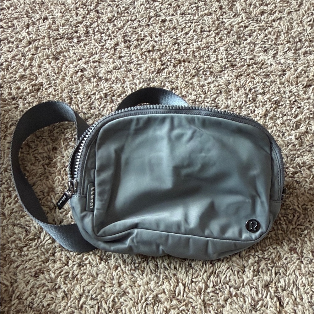 Lululemon Charcoal Everywhere Belt Bag 1L